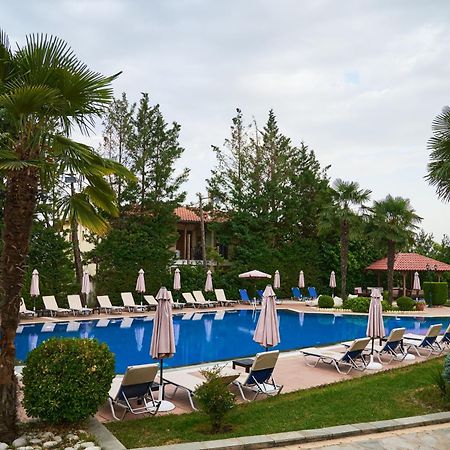 Famissi Suites 1 Калампака Экстерьер фото