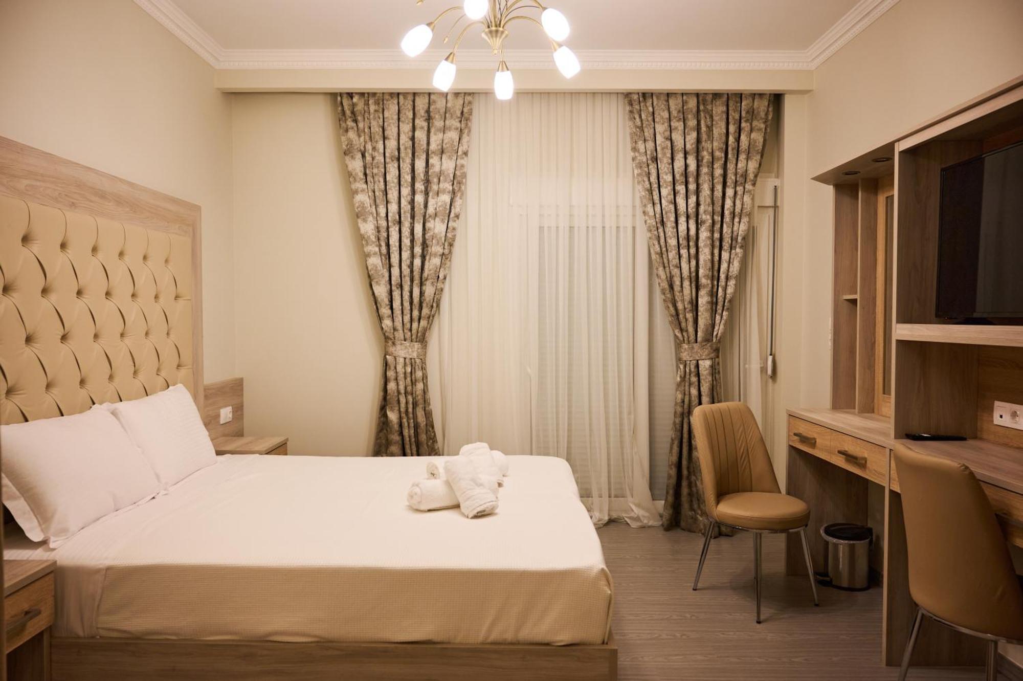 Famissi Suites 1 Калампака Экстерьер фото