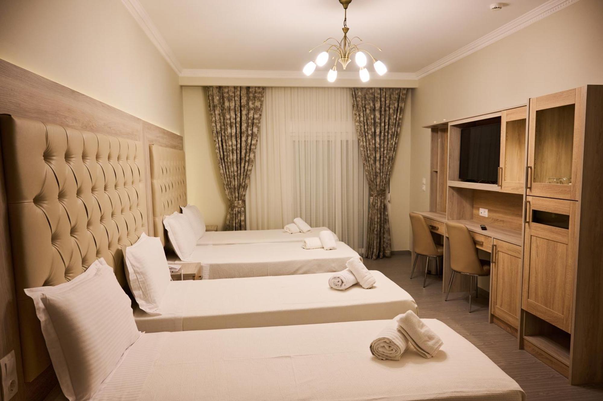 Famissi Suites 1 Калампака Экстерьер фото